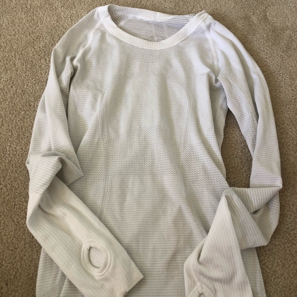 white lululemon long sleeve top